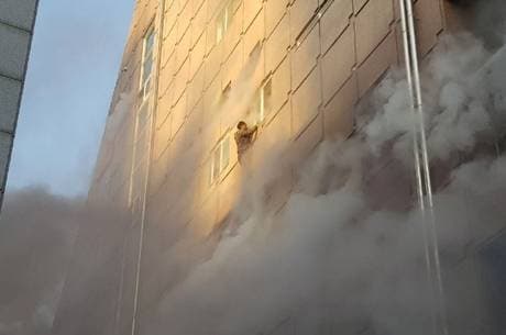 TRAGÉDIA: Incêndio em academia deixa dezenas de mortos na Coreia do Sul