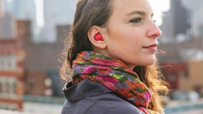 PRONTO: O fone de ouvido que é capaz de traduzir 15 idiomas praticamente ao vivo