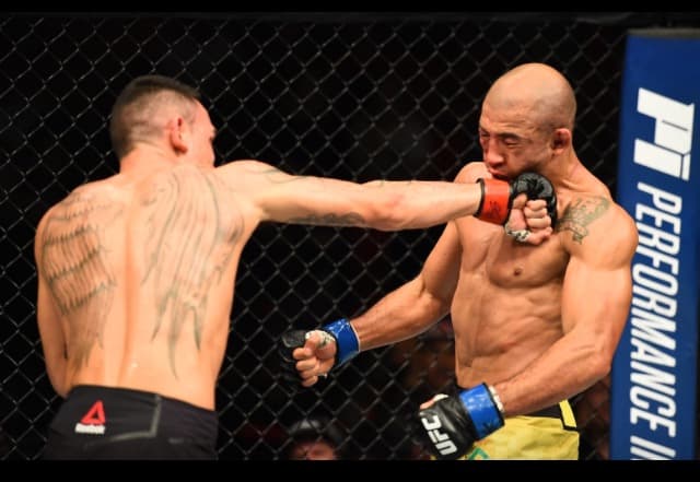 Max Holloway volta a nocautear José Aldo e mantém o cinturão no UFC 218
