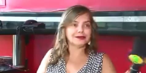 VÍDEO: Procuradora da Câmara de Uberlândia-MG se irrita e arranca microfone repórter da Band durante entrevista