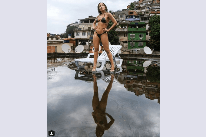 FOTO: Biquíni de fita adesiva de Anitta já está à venda no comércio