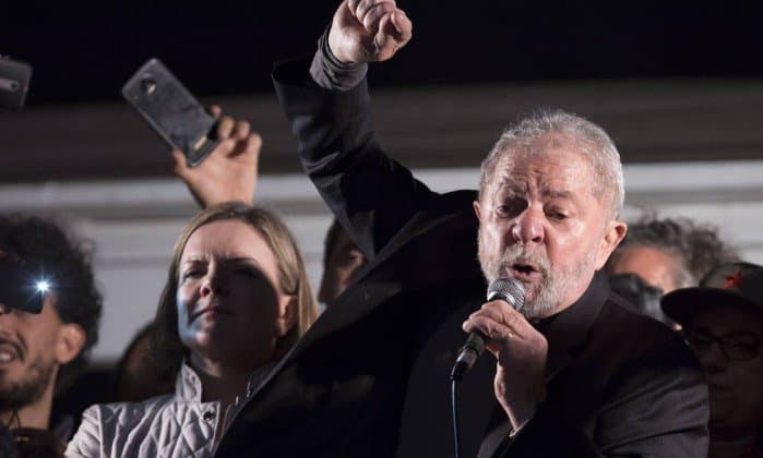 Justiça proíbe acampamentos do MST em área de julgamento de Lula em Porto Alegre