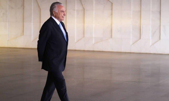 ‘Não há cogitação' de transferir o controle da Embraer, diz Temer