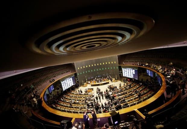 AH,TA: 80% dos deputados a favor de punir abuso de autoridade estão em lista de Fachin