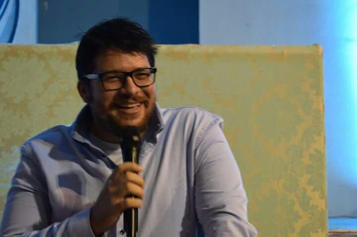 Poeta curraisnovense lança financiamento coletivo para publicar seu terceiro livro
