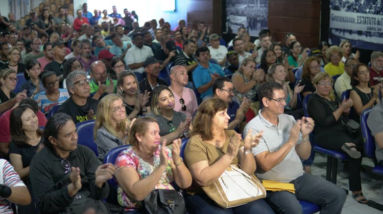 Após assembleia na manhã desta quinta, policiais civis aguardam reunião com Governo para definir futuro das mobilizações