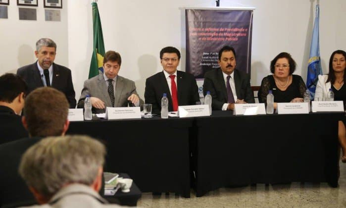 Associações de juízes e procuradores defendem prisão após decisão em segunda instância