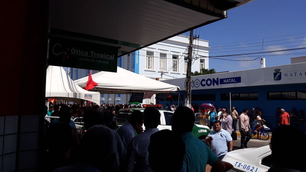 FOTOS E VÍDEOS: Tropa de Choque reforça segurança de entorno da AL em Natal, em manifestação contra pacote de ajuste fiscal