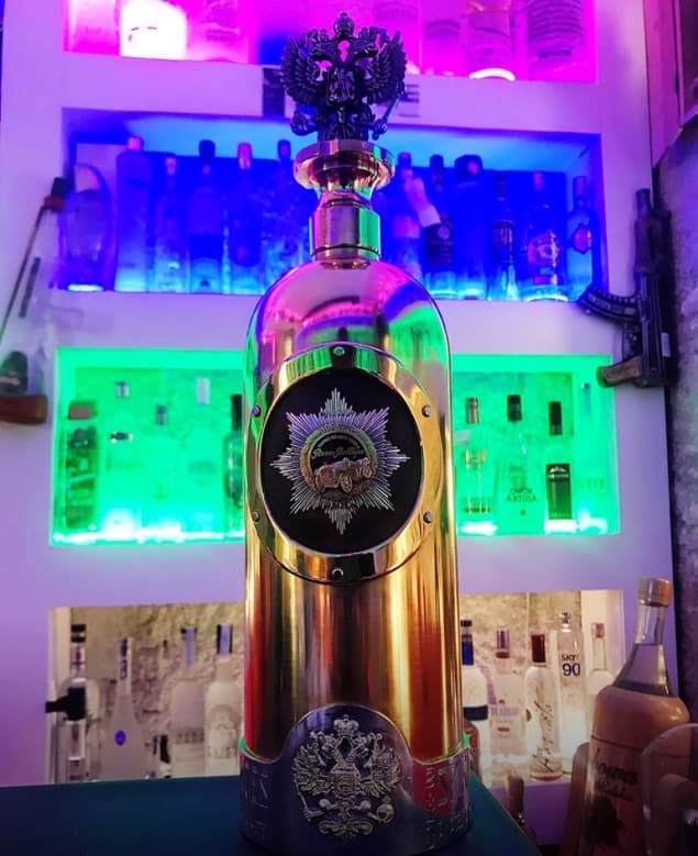 Garrafa de vodca de R$ 4,2 milhões roubada em Copenhague é achada vazia