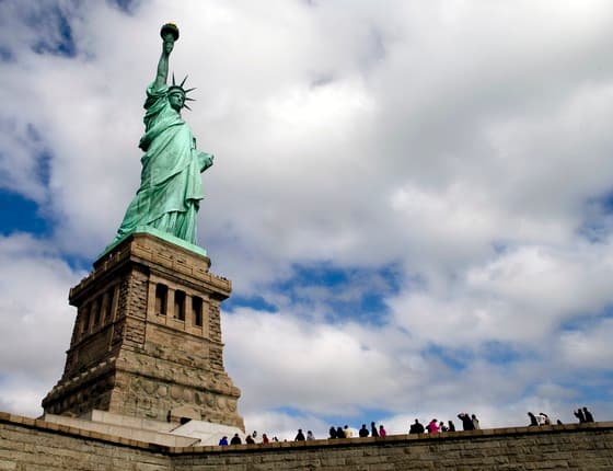 95% dos brasileiros que moram nos Estados Unidos não querem voltar para o Brasil