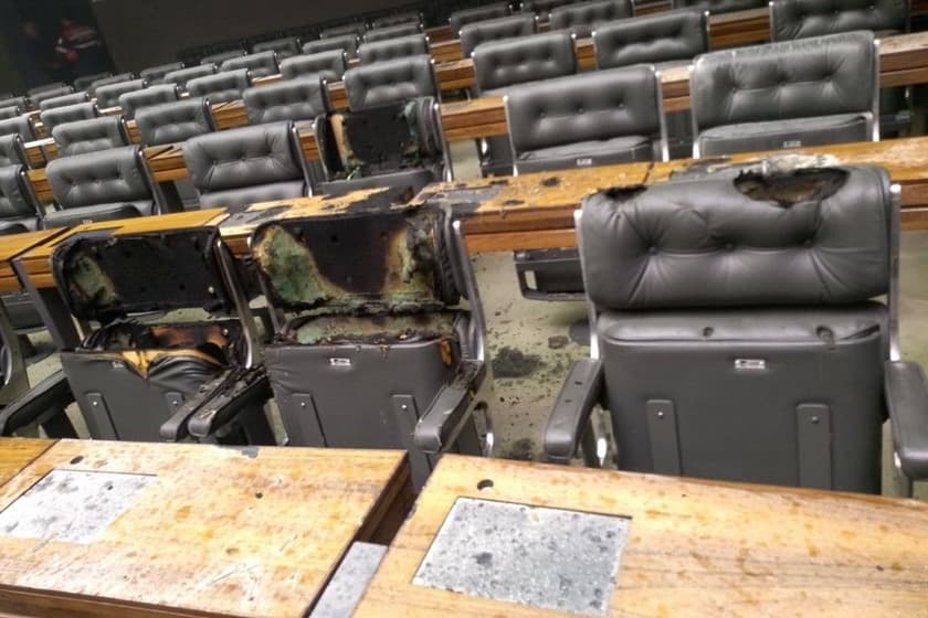 FOTOS: Câmara dos Deputados tem princípio de incêndio; plenário e salão verde são interditados
