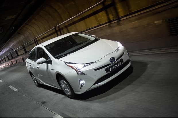 Imposto para carros híbridos e elétricos deve cair de 25% para 7%, diz ministro