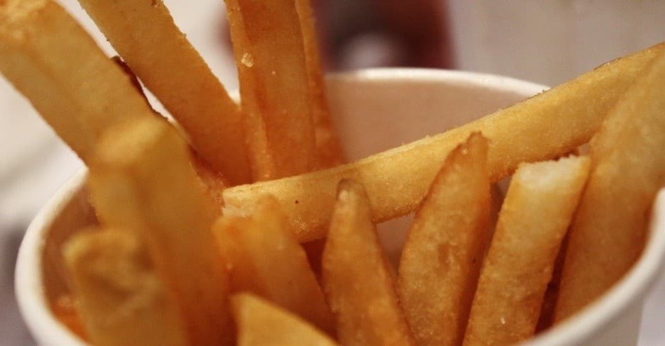 Produto encontrado na batata frita do McDonald’s pode curar a calvície, sugerem cientistas