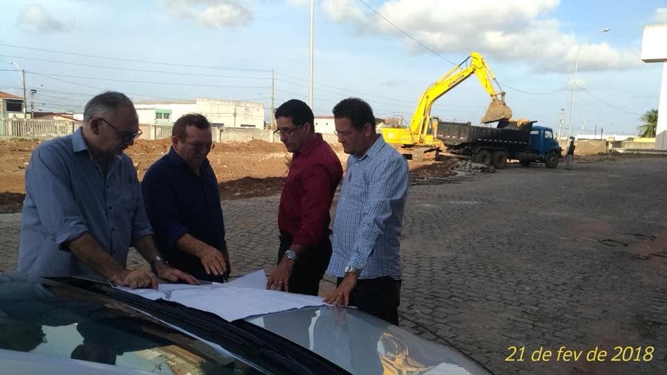 Prefeito Paulinho e presidente da Coteminas visitam obras do Grupo Carajás