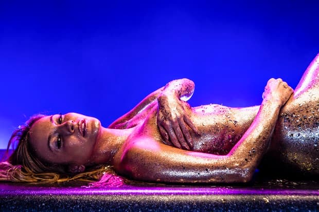 FOTOS: Claudia Leitte tira a roupa em novo clipe: ‘Não foi fácil'