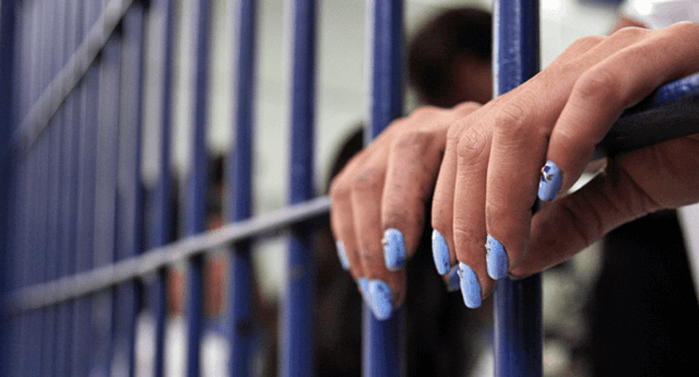 CCJ do Senado aprova troca de prisão preventiva por domiciliar para mães e gestantes