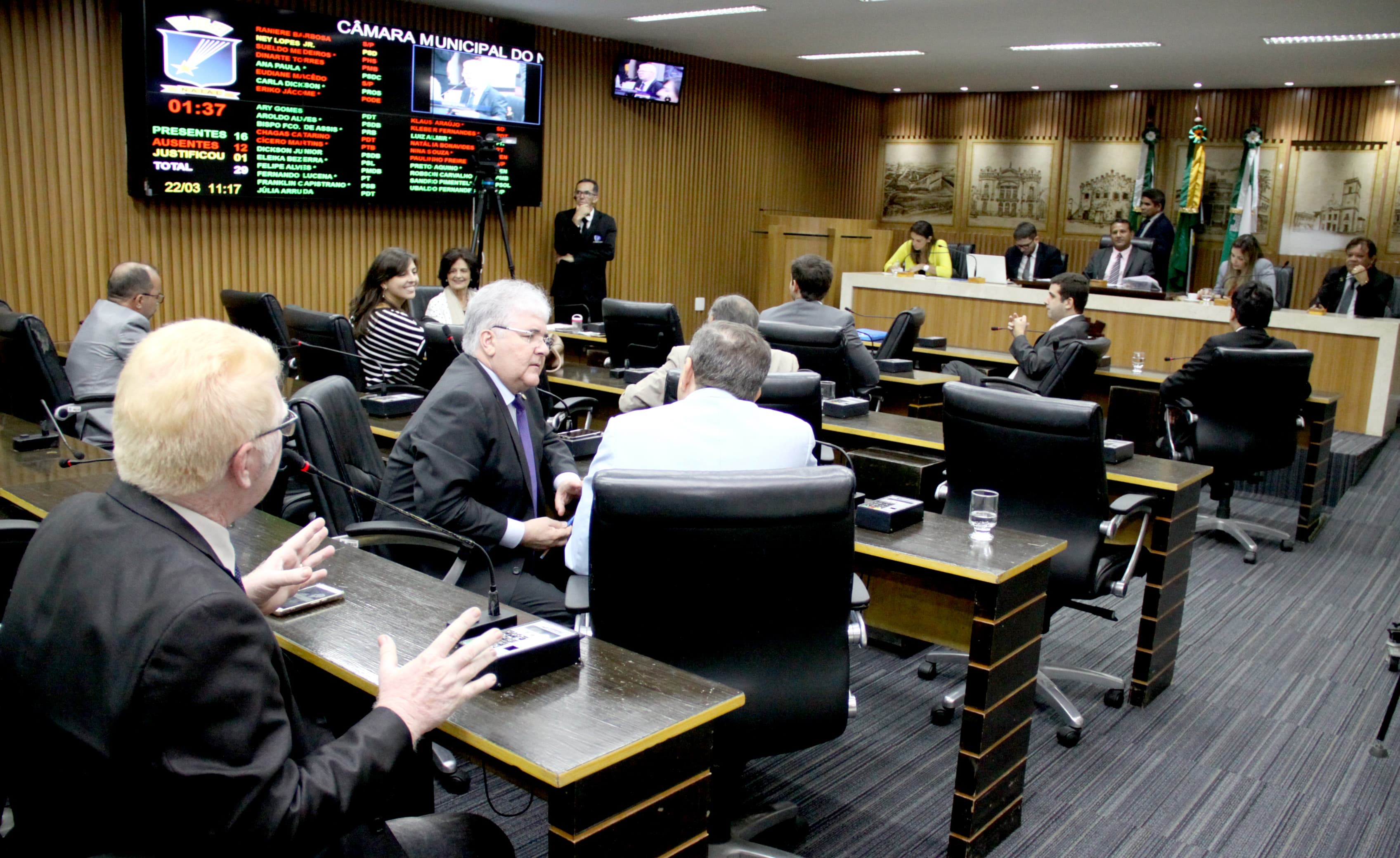 Câmara aprova participação de doulas durante partos na rede pública em Natal