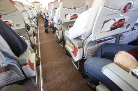 MPF investiga atos obscenos e crimes sexuais a bordo de aviões