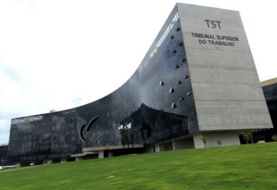 TST suspende liminar que obrigava recolhimento de contribuição sindical