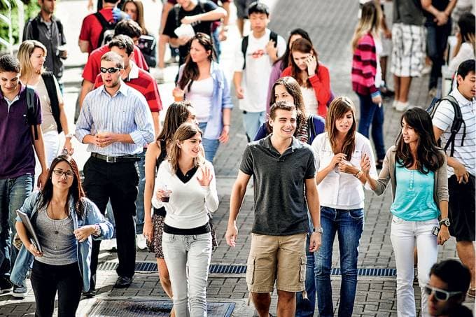 Mensalidades de faculdades devem entrar em queda livre