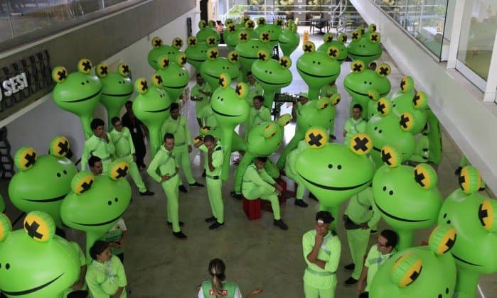 FOTO: Fiesp aposenta pato e agora terá sapos em atos