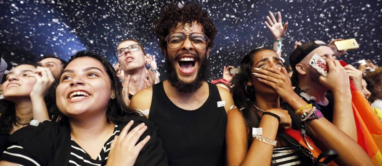 Pesquisa revela que ir a shows ajuda a aumentar expectativa de vida em quase uma década