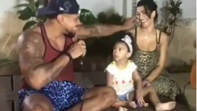 Após acusar Naldo de agressão, Moranguinho reata com cantor