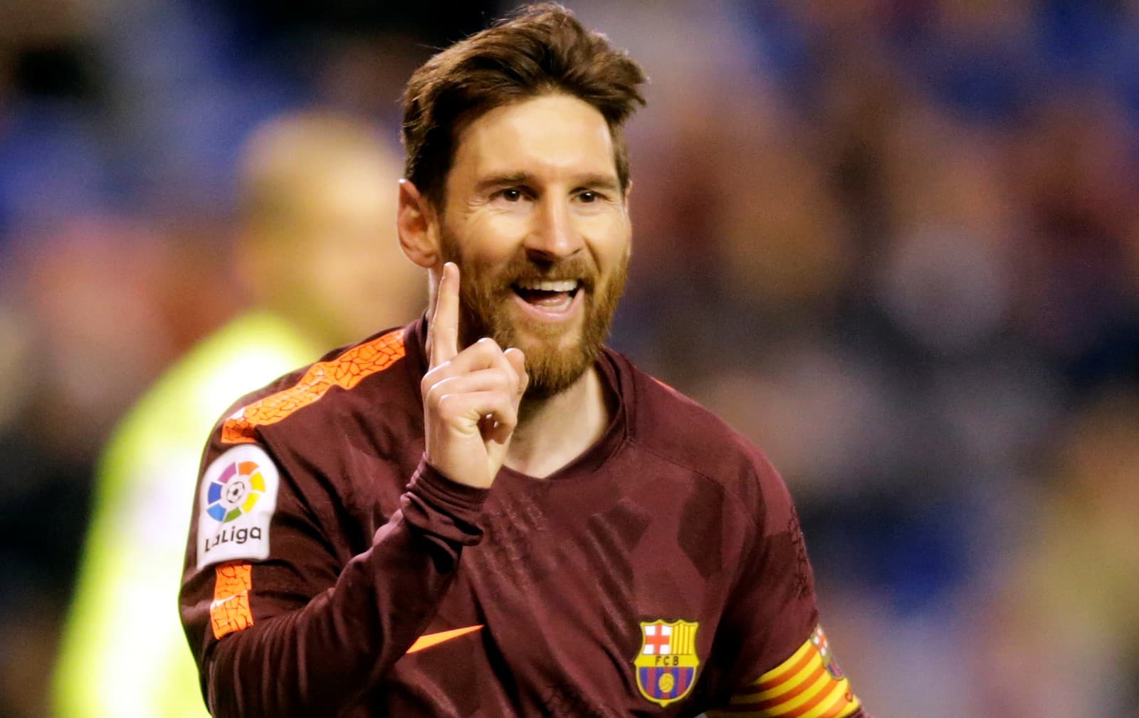 Jornal conta desde o infantil e diz que Messi atingiu o milésimo gol