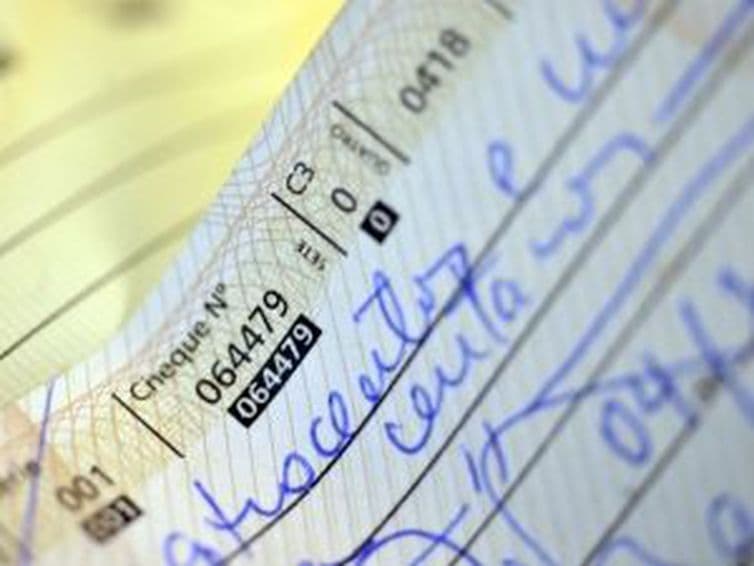 Taxa de juros do cheque especial sobe para 324,7% ao ano