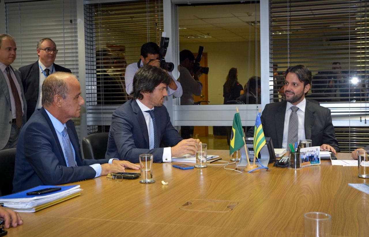Em audiência com Fábio Faria, ministro assegura R$ 165 milhões para sanear 100% de Parnamirim