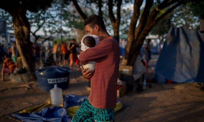 Governo de Roraima vai ao STF para fechar fronteira com a Venezuela e impedir entrada de imigrantes