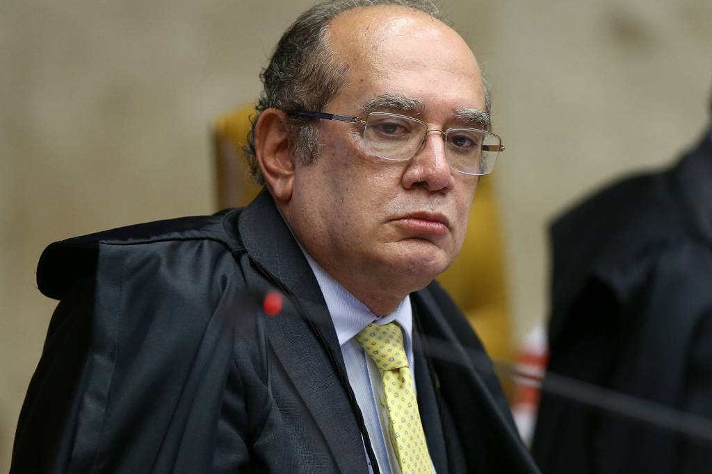Gilmar Mendes quer entrevistar Lula na prisão sobre Constituinte de 1988