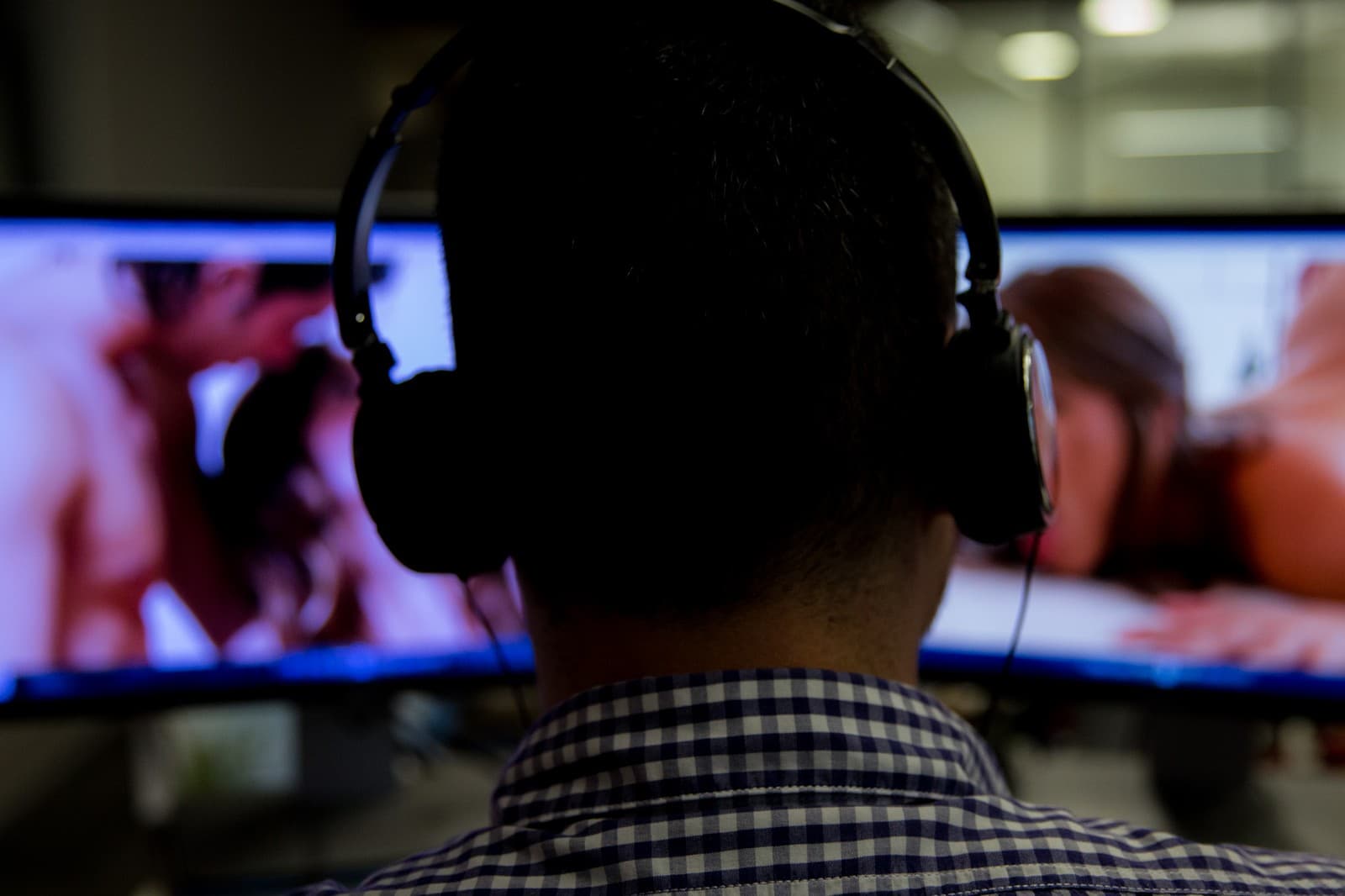 22 milhões assumem consumir pornô no país; 76% são homens; ampla pesquisa ainda revela as preferências masculinas e femininas
