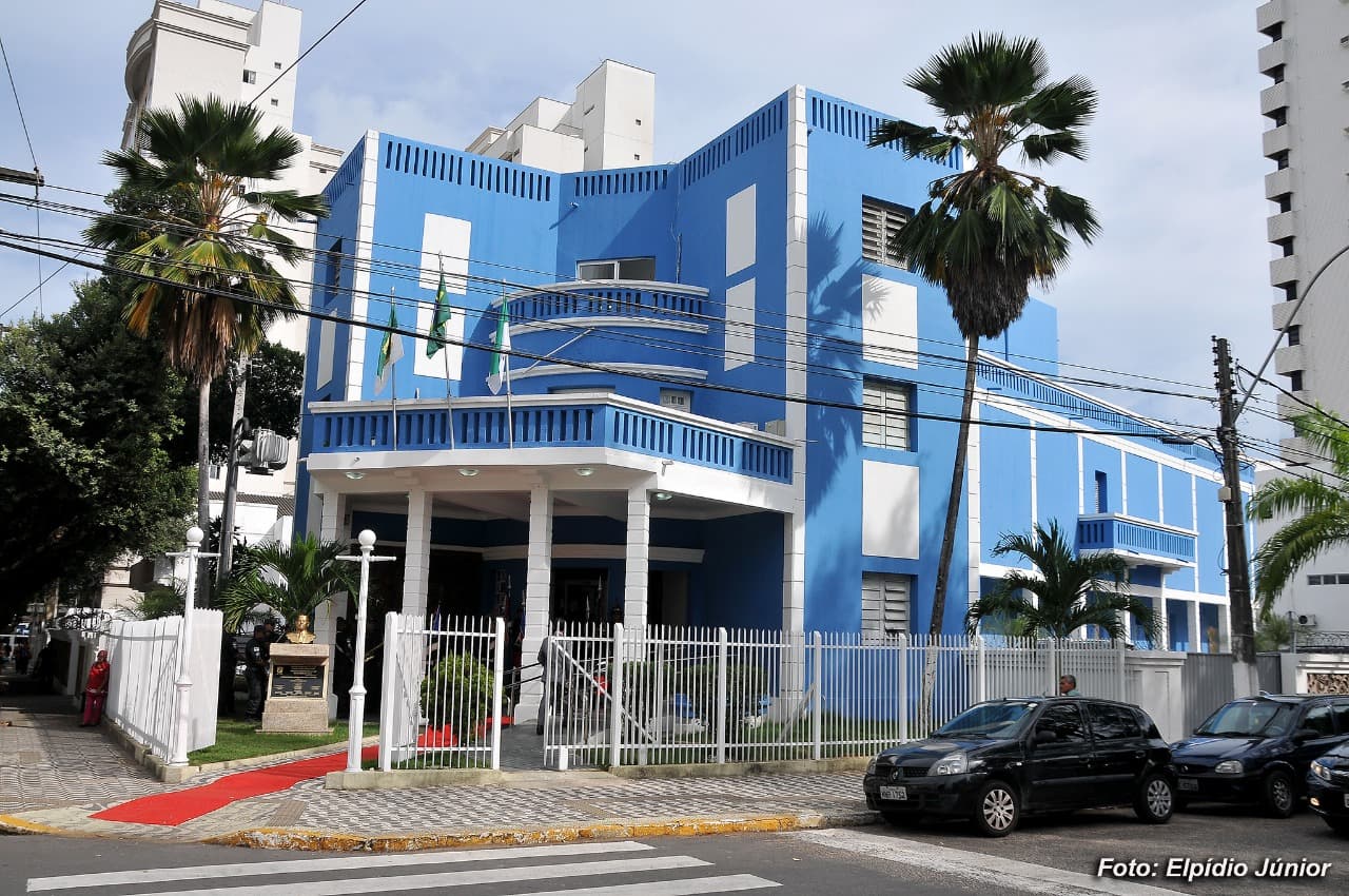 Procuradoria da CMN vai analisar validade do decreto que aumentou tarifa de ônibus