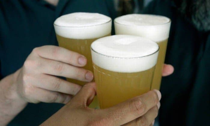 Proteste levantou informações de 11 marcas de cerveja do tipo Pilsen: teste que avaliou teor alcoólico e acidez foi positivo; confira como saiu a sua favorita