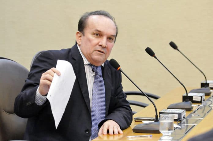 Nélter Queiroz revela que pacientes estão internados há 3 meses no Walfredo esperando cirurgia