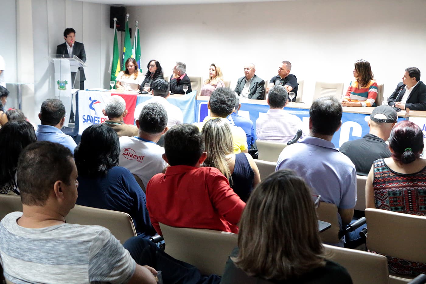 Governo entrega primeira remessa dos cartões de gratuidade para pessoas com deficiência no transporte intermunicipal