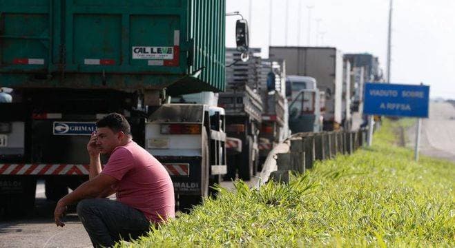 Rodovias federais não têm mais pontos de concentração de caminhoneiros