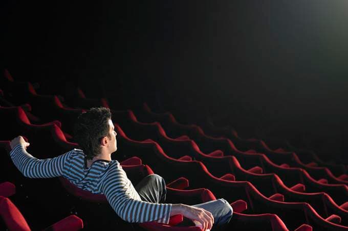 Polêmico “Netflix dos cinemas” terá plano com 1 filme por dia no Brasil