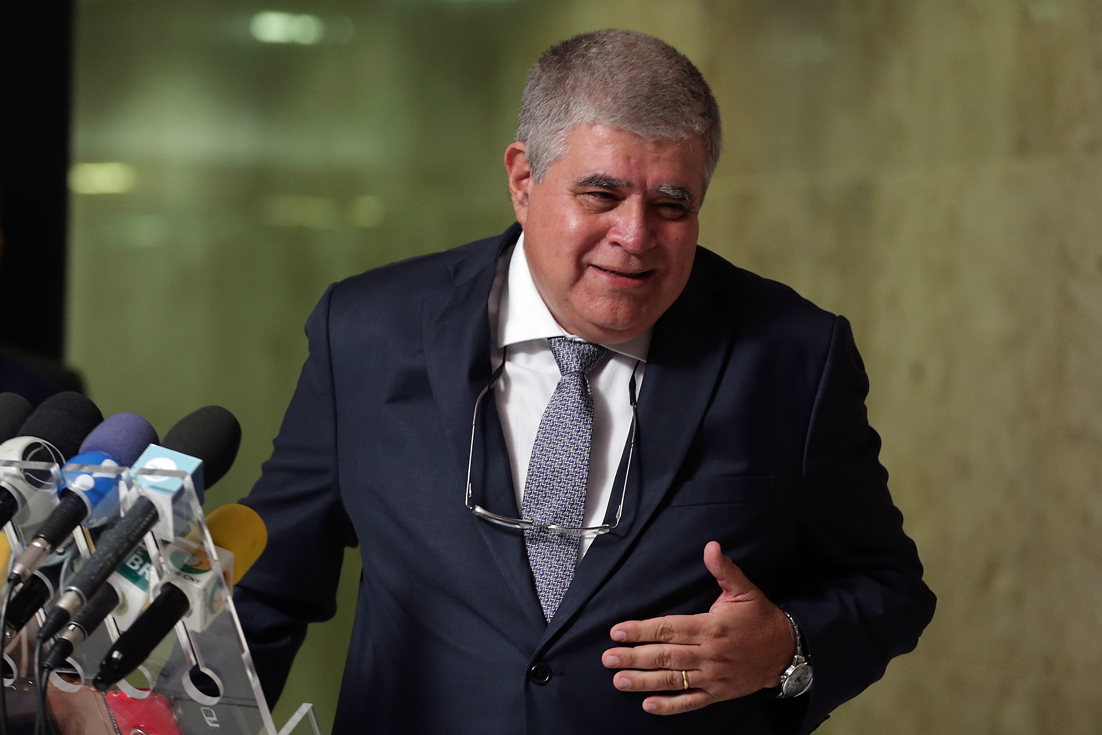Diesel ficará R$ 0,46 mais barato nos postos na sexta, diz ministro