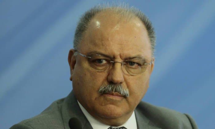‘Intervenção militar' é assunto do ‘século passado’, diz ministro Etchegoyen, general da reserva