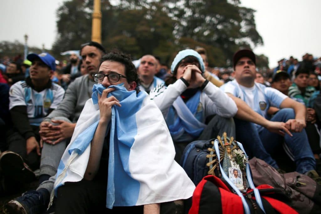 Em Buenos Aires, argentinos acompanham eliminação da seleção