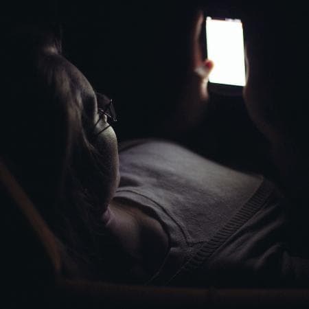 Pesquisa revela vício de adolescentes por filmes pornô