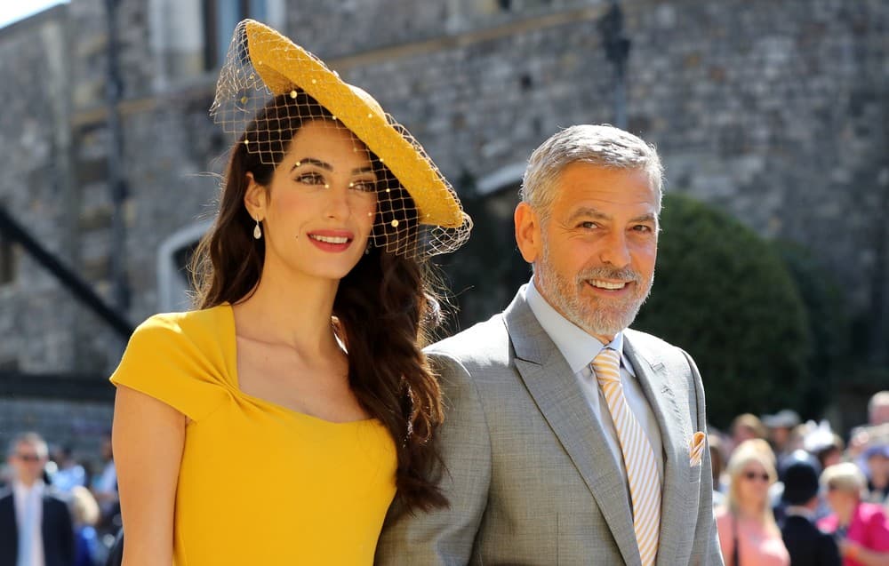 Ator George Clooney fica ferido em acidente de scooter na Itália