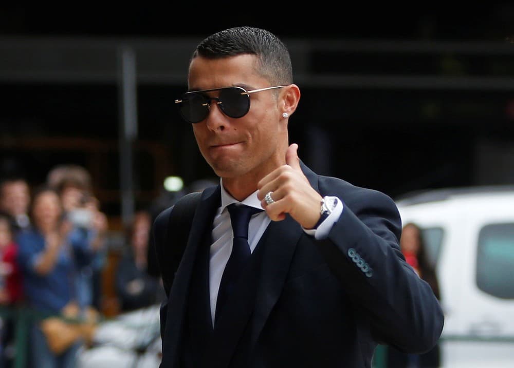 Receita espanhola aprova acordo, e Cristiano Ronaldo pagará multa de R$ 82 milhões por fraude; atleta será condenado à prisão por dois anos, mas ficará livre ao admitir culpa