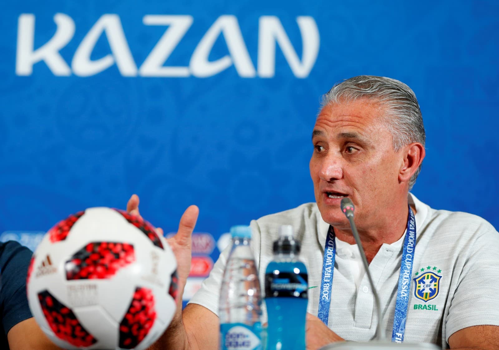 Tite confirma Marcelo e Fernandinho como titulares nesta sexta