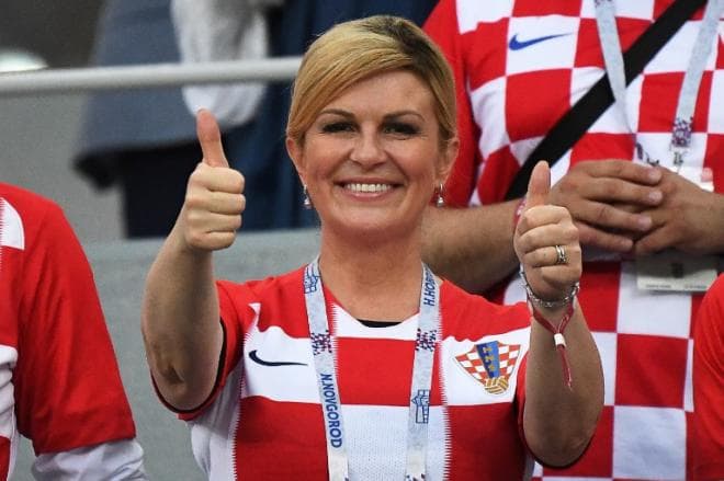 FOTOS E VÍDEO: Presidente da Croácia vai à Rússia com dinheiro próprio e faz sucesso na Copa
