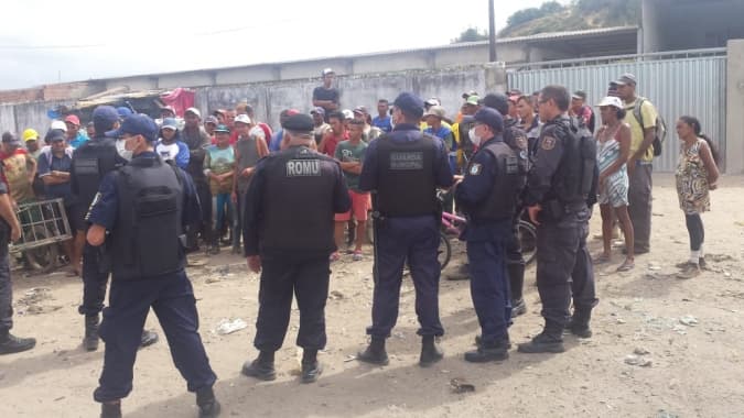 Guarda Municipal atua em operação de retirada de invasores da Estação de Transbordo de Cidade Nova