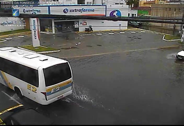 FOTOS: Natal volta a apresentar pontos de alagamento com novas chuvas; veja locais em alerta