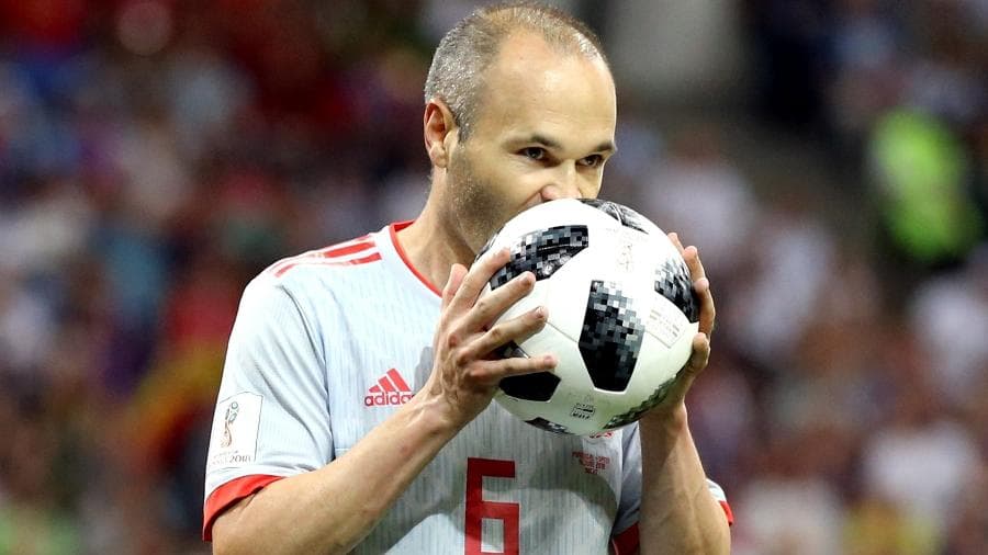 Após eliminação, Iniesta anuncia aposentadoria da seleção espanhola